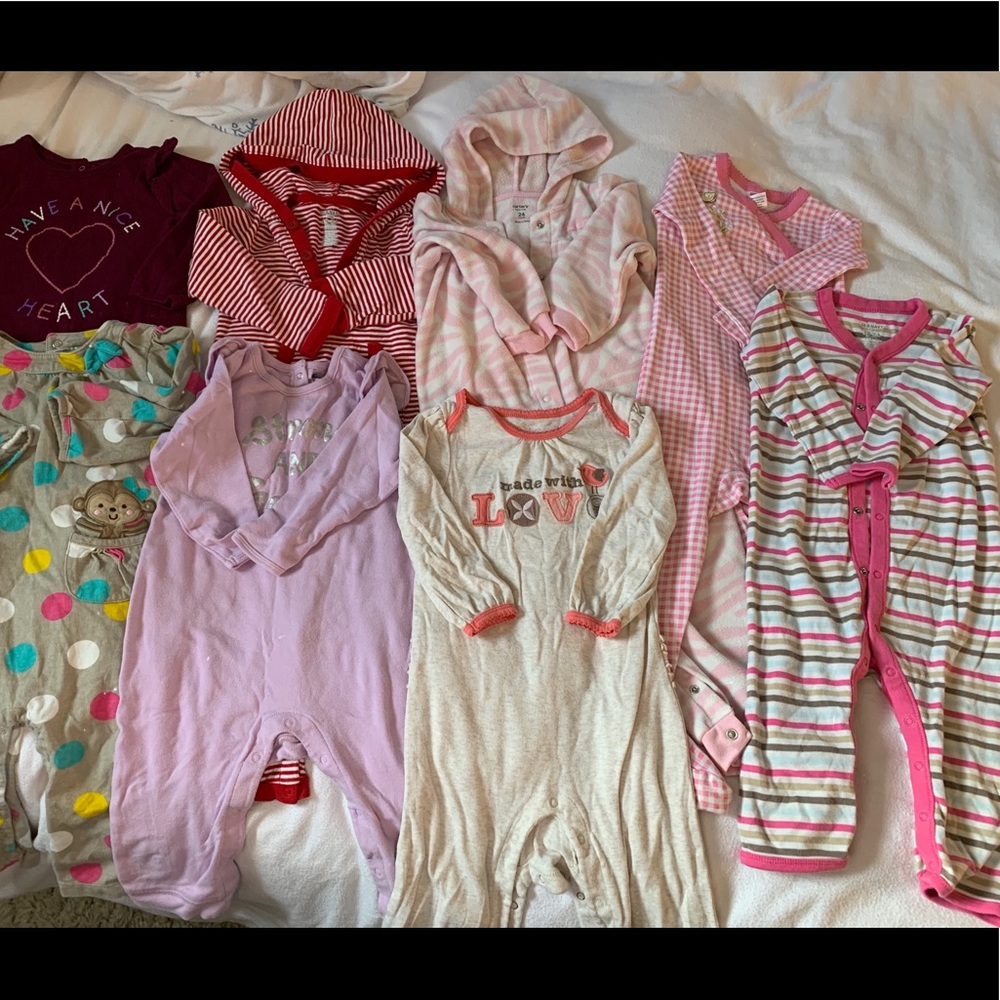 One piece lot of 8 size 18 to 24 Month
